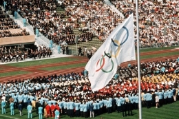 Bendera setengah tiang dikibarkan di ajang Olimpiade Munchen 1972 sebagai bentuk penghormatan kepada para atlet Israel yang meninggal akibat aksi Blac