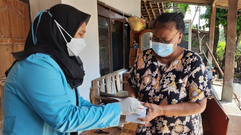 Proses pemberian gizi kepada lansia/dokpri