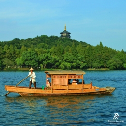 Pesona Danau Barat dan Legenda Ular Putih yang membuat Hangzhou sangat terkenal di dunia. Sumber: Dokumentasi pribadi