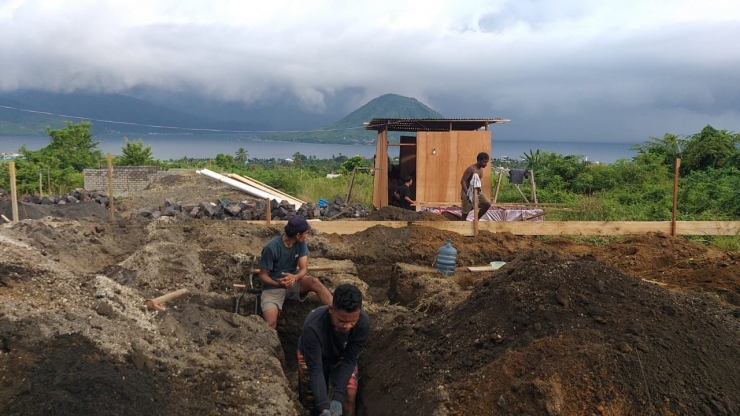 Menggali Fondasi Rumah (Dokumentasi Pribadi)