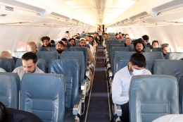Pihak Taliban akhirnya membuka kembali jalur penerbangan domestik. Sumber: EPA / www.aljazeera.com