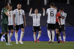 Lionel Messi memecahkan rekor Pele, setelah mencetak trigol ke gawang Bolivia (Foto AFP/Juan Ignacio Roncoroni via Kompas.com) 