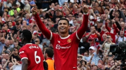 Cristiano Ronaldo bikin dua gol ke gawang Newcastle (11/9) untuk menandai debut keduanya di Manchester United/TIMES PHOTOGRAPHER BRADLEY ORMESHER