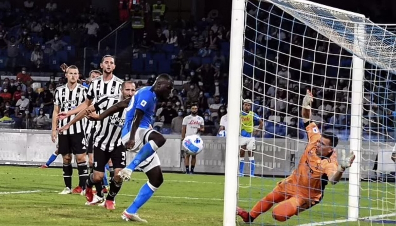 Gawang Juventus dibobol Koulibaly dan kemenangan menjadi milik Napoli: Dailymail.co.uk