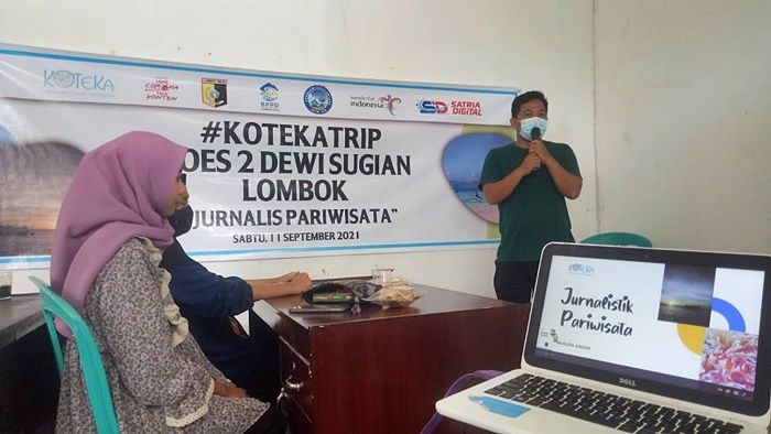Sekdes Dewi Sugian, Bagus Hadi Kusuma, menyampaikan sambutan di sharing 'Jurnalistik Pariwisata'. Dokpri