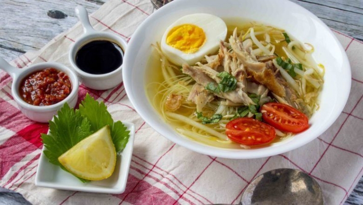 Soto  Ayam  kampung (  koki.com )