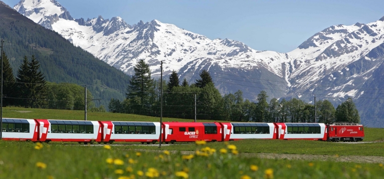 Glacier Express- Swiss. Sumber: www.railbookers.com