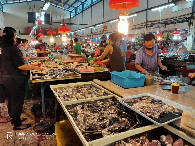 Suasana di salah satu pasar tradisional Kota Batam. | Dokumentasi Pribadi