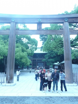 Gerbang menuju Kuil Meiji (dok pribadi)