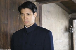 Wang Lee-hom sebagai Kuang Yu-min dalam Film Lust, Caution (sumber: fandango.com)