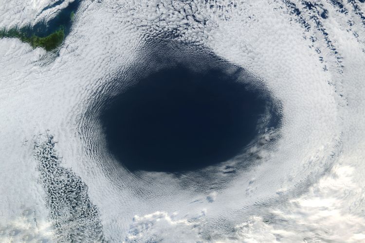 Ilustrasi lubang ozon. Lubang ozon ini terjadi akibat rusaknya lapisan ozon.(SHUTTERSTOCK/Artsiom Petrushenka via Kompas.com 16/9-20)