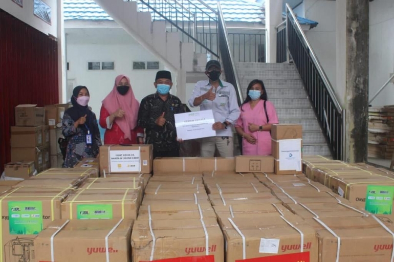 Bantuan alat kesehatan dari PT IMIP untuk Kab. Morowali. Sumber foto: Dok. IMIP