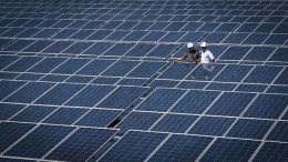 Ilustrasi pembangkit listrik tenaga surya. Sumber foto: CNNIndonesia.