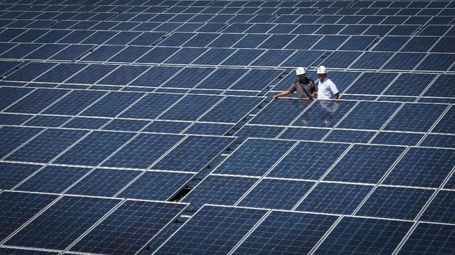 Ilustrasi pembangkit listrik tenaga surya. Sumber foto: CNNIndonesia.