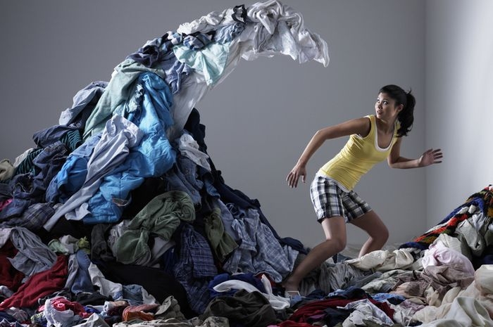 Ilustrasi pakaian bekas daripada dibuang dan jadi sampah, lebih baik dimanfaatkan. Foto: Gloria Samantha via health.grid.id
