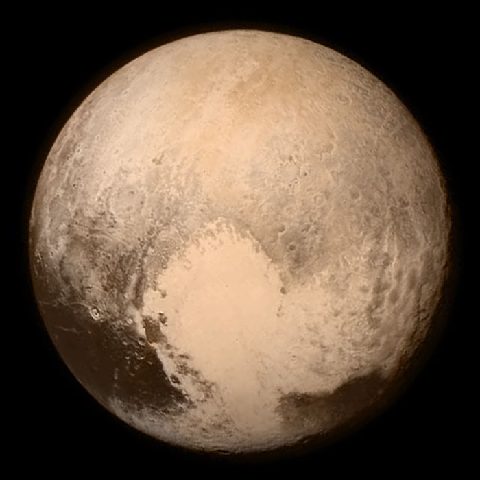Mengapa Pluto Tak Lagi Menjadi Planet?