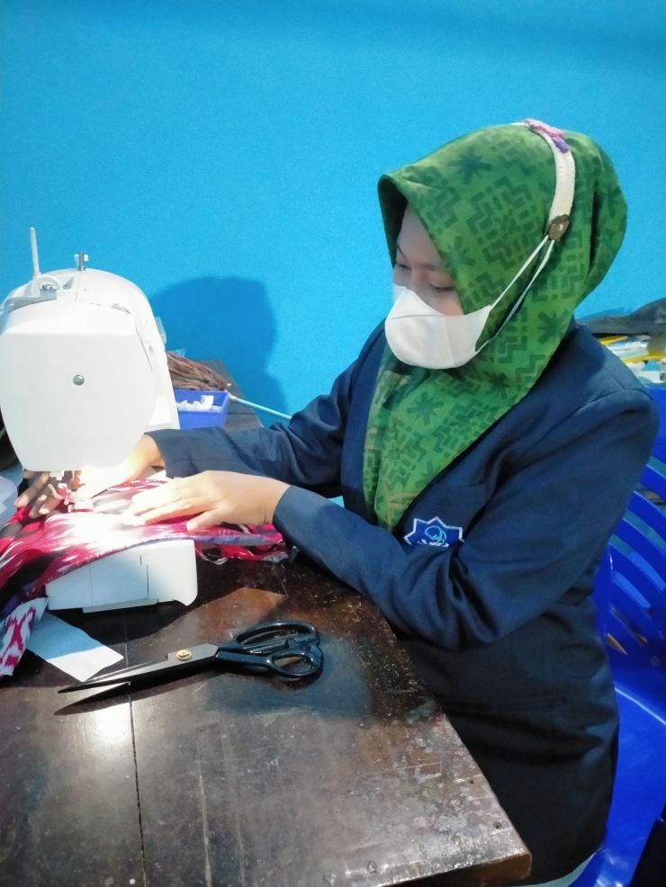 Tutorial pembuatan konektor masker oleh Nur Avifah Fitriani/dokumentasi pribadi