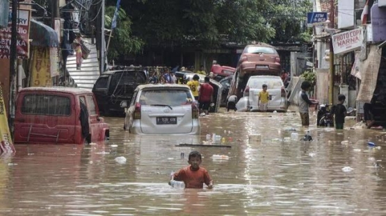 Banjir di Salah Satu Lokasi di Jakarta. Sumber: CNN Indonesia