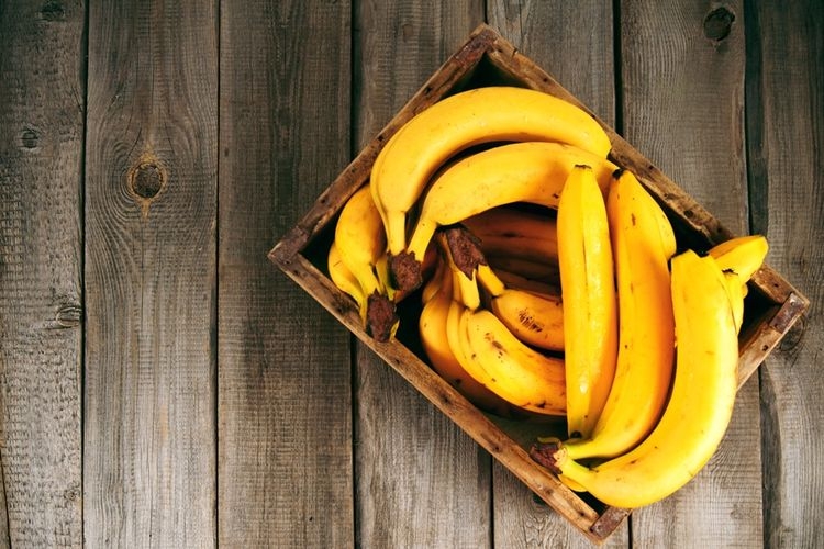 Buah pisang memiliki segudang manfaat bagi tubuh kita. Sumber: Shutterstock via Kompas.com