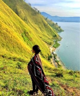 Ulos I https://www.indonesia.travel/