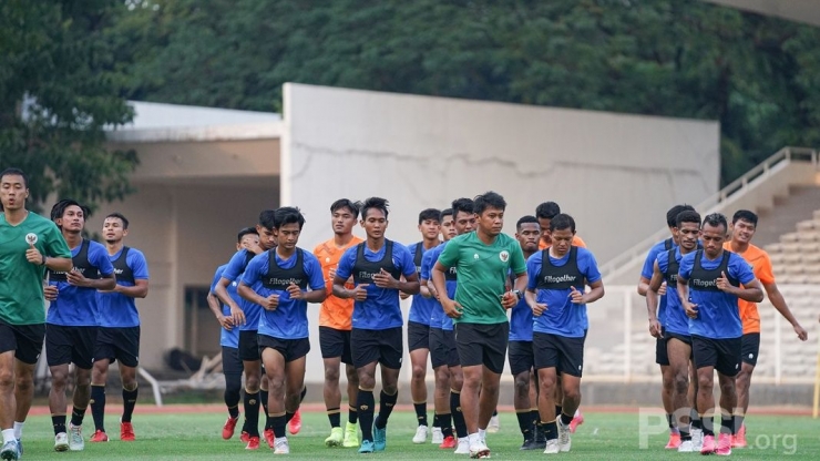 Skuad Timnas Garuda sedang melakukan latihan fisik rutin dalam menghadapi Piala AFF 2021 pada Desember 2021 (Foto PSSI.org)