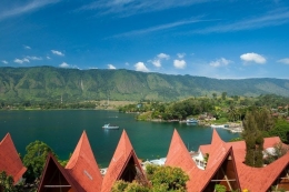 Danau Toba sebagai Daerah Wisata Super Prioritas|foto: shutterstock.com/E2DAN