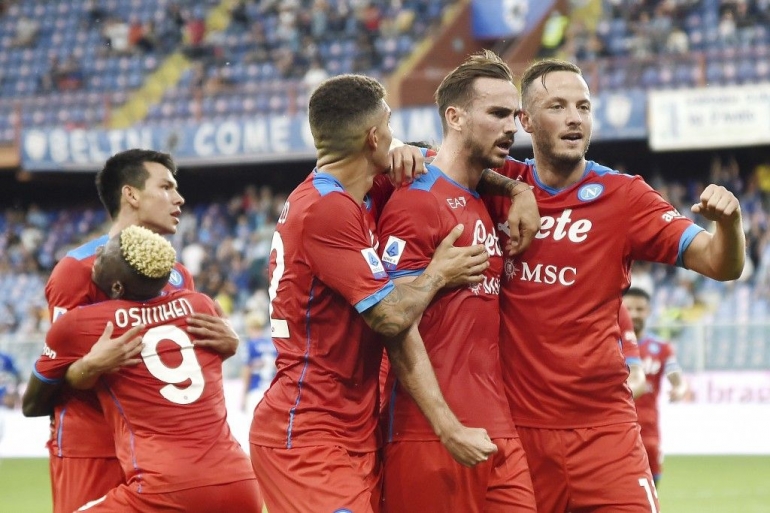 Pemain Napoli merayakan gol ke gawang Sampdoria. (via taiwannews.com.tw)
