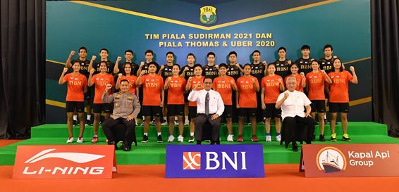 Tim Indonesia di Piala Sudirman 2021 dan Piala Thomas-Uber 2020 saat dilepas oleh pengurus PBSI: badmintonindonesia.org