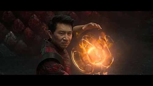 Shang-Chi saat menggunakan Ten Rings. Sumber : imdb