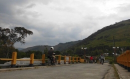 Jembatan Tano Ponggol tahun 2013 (dokumen pribadi)