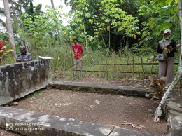 Makam Tadohe ( Dom Fernando ) Raja Manado . Sumber Foto : koleksi Pribadi Erwin Makalunsenge