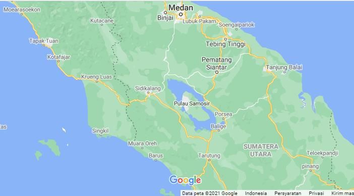 Posisi danau Toba di tengah pulau Sumatera (sumber : google.co.id/maps)