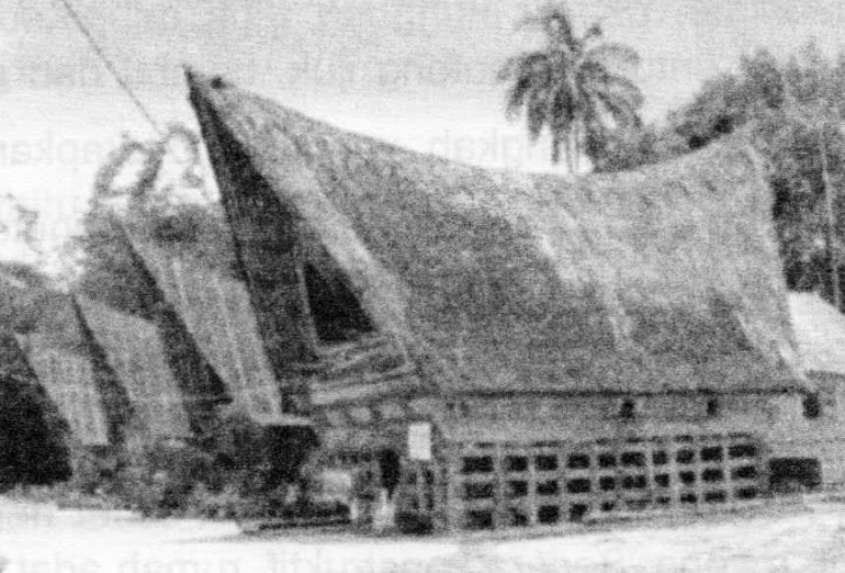 Rumah adat di Samosir (Foto: Berkala Arkeologi Sangkhakala, November 2009)