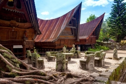 Huta Siallagan (sumber indonesia.travel)