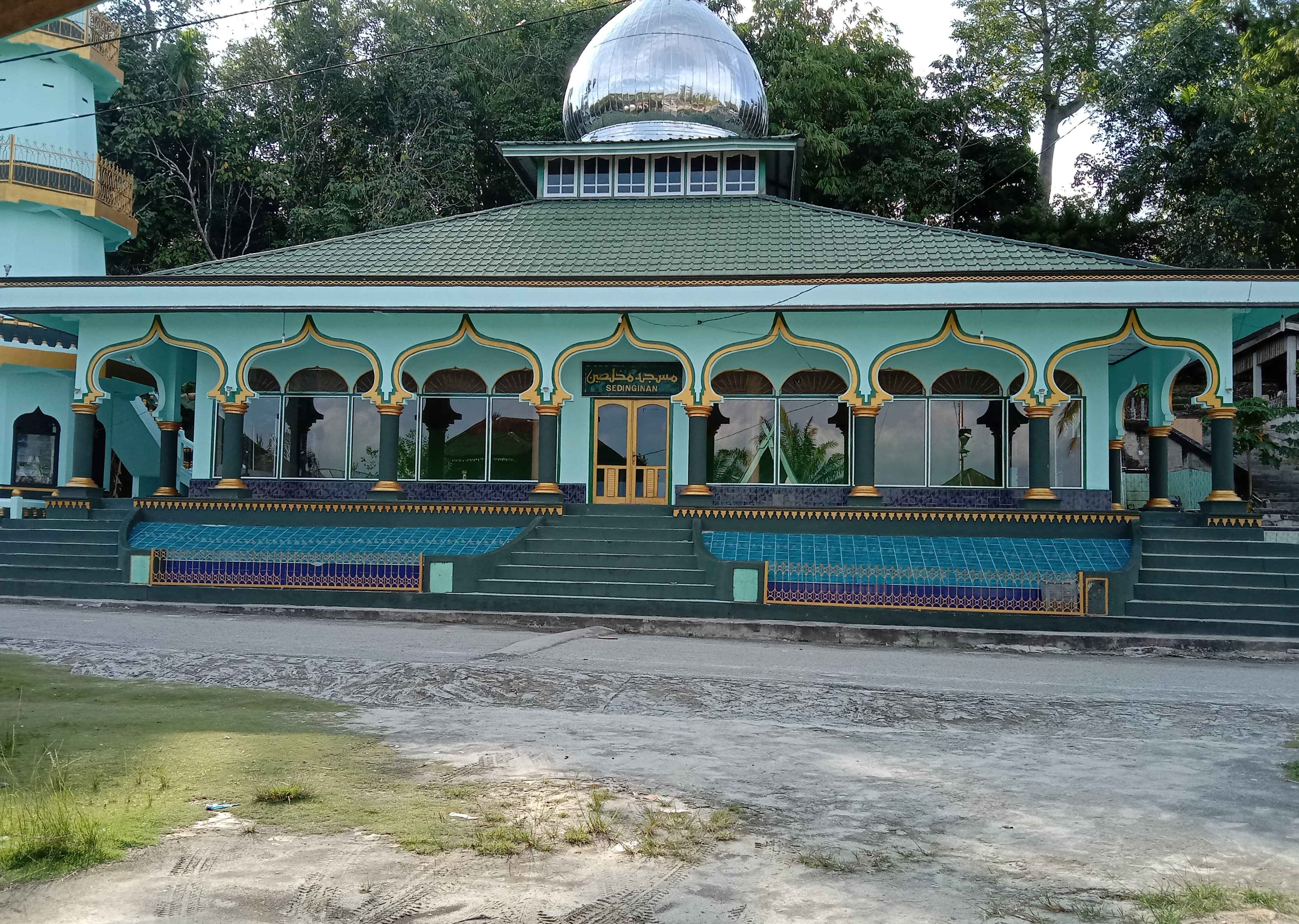 Asal Mula Masjid Mukhlisin Dikenal Dengan Masjid Emas Halaman 1 ...