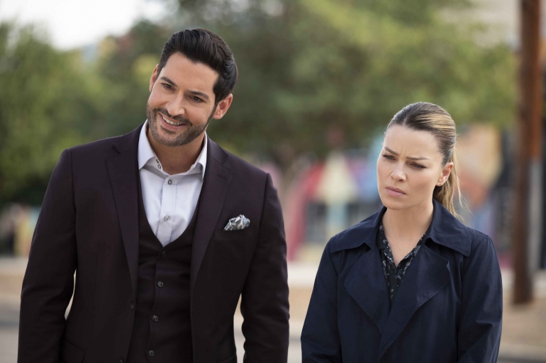 Chloe dan Lucifer saat berada di dalam sebuah kasus | Sumber: Netflix lifer