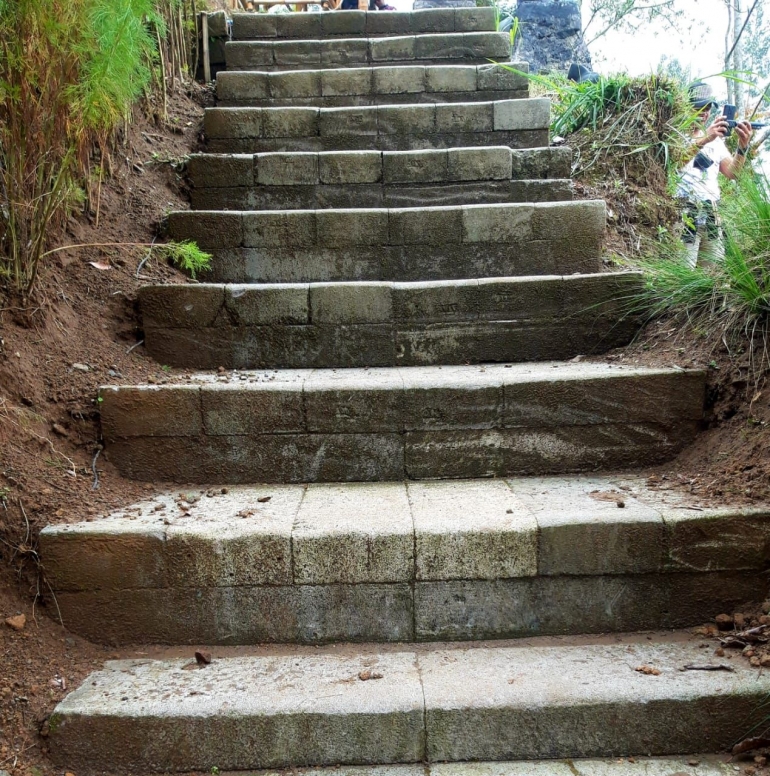 Penampakan Tangga di Bukit Sanjaya (dok.pribadi)