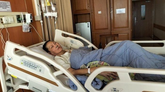 Kondisi mantan Ratu Bulutangkis Indonesia, Verawaty Fajrin yang terbaring lemah di RS Dharmais (sumber : tribunnews.com) 