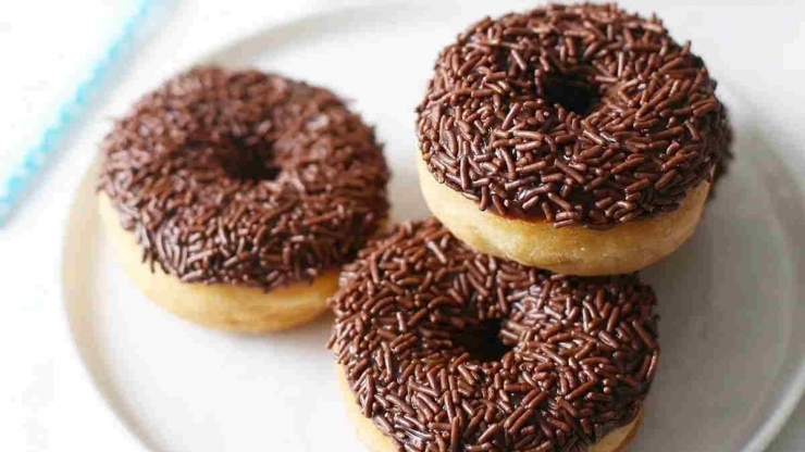 Donat dengan meses coklat, Sumber gambar: Harapan Rakyat Online