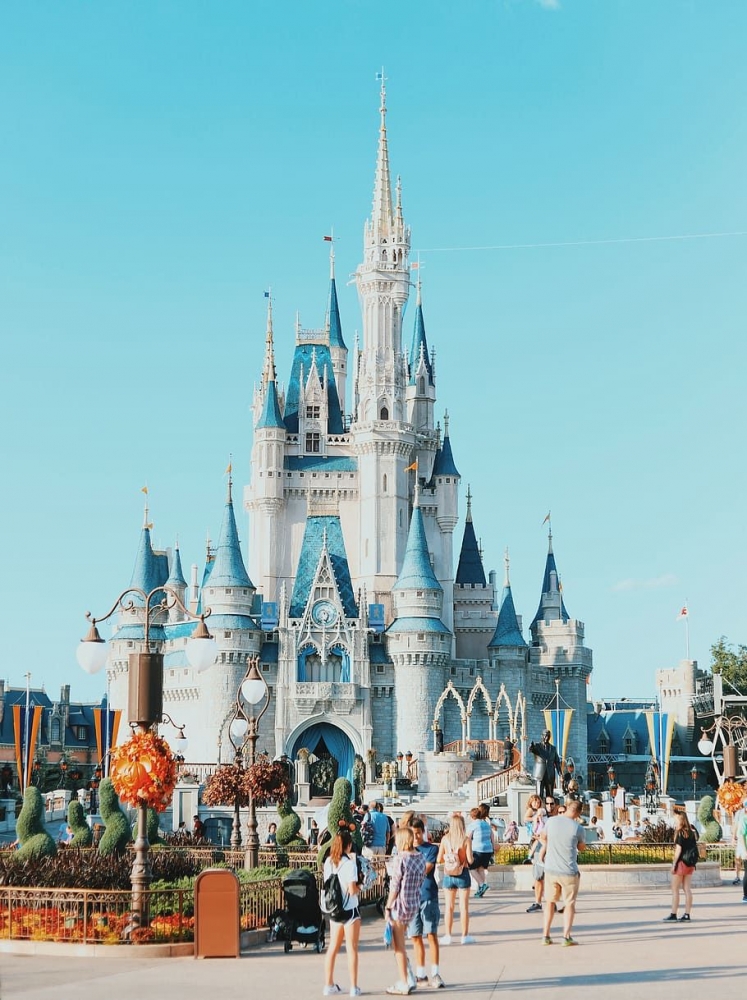 https://wallpaperaccess.com/disneyland-hd#google_vignette