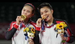 Greysia/Apri, juara ganda putri Olimpiade Tokyo 2020: AP/Dita Alangkara 