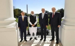 Para pimpinan Quad Yoshihide Suga (dari kiri), Narendra Modi, Joe Biden dan Scott Morrison berpose di Gedung Putih, Washington DC. | Sumber: The Hindu