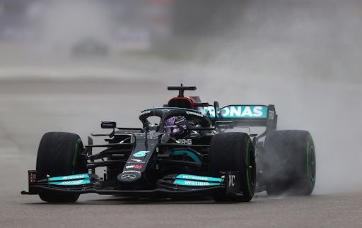 Lewis Hamilton dengan AMG Mercedes Petronas W12