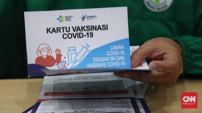 Anehnya, standar prosedur wajib menunjukkan sertifikat vaksin tidak saya dapatkan sewaktu mengurus pembayaran pajak kendaraan bermotor (CNN Indonesia)