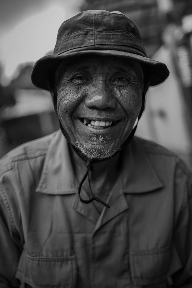 Ilustrasi Seorang Bapak yang tersenyum-Potret Keriput Ketulusan | Photo by Den iwan Setiawan from Pexels