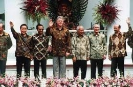 Gelaran KTT APEC 1994 | Photo by Twitter