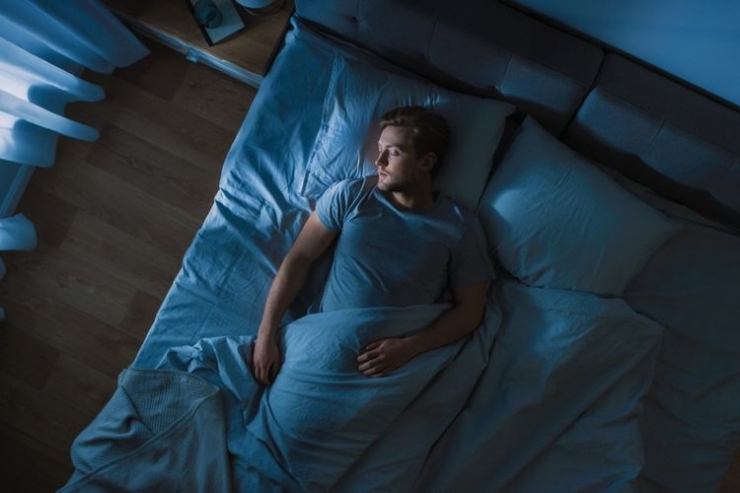 Ilustrasi tidur nyenyak di malam hari. Sumber: Shutterstock via Kompas.com