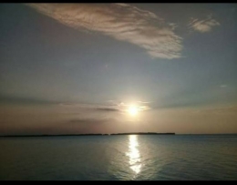 Ketfot: senja di pantai pulau cemara (Dokpri)