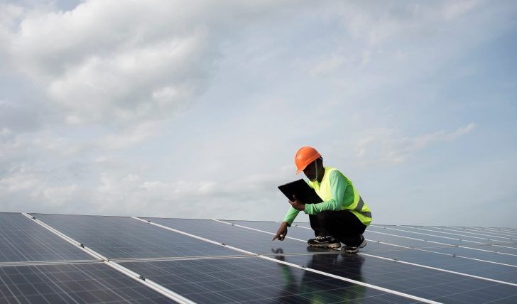 solar panel I Sumber Foto : Indika Energy