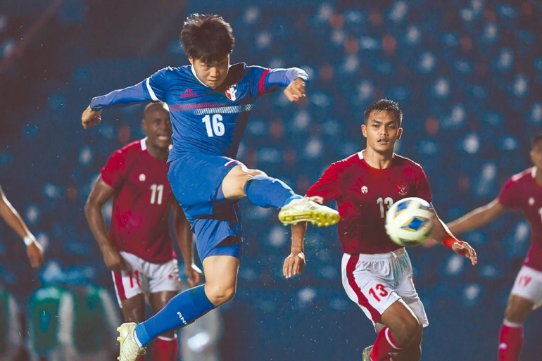 Xu Hengbin pencetak satu gol tandang yang sangat berharga bagi Taiwan pada leg pertama melawan Indonesia (Foto China Times). 